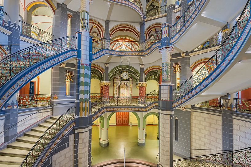 Farbenfrohe Architektur des Landgerichts in Halle (Saale) von Henk Meijer Photography