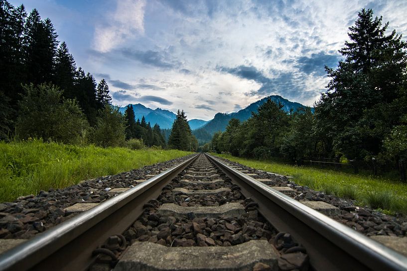 Voies ferrées en Autriche avec les montagnes par Wilco Bos