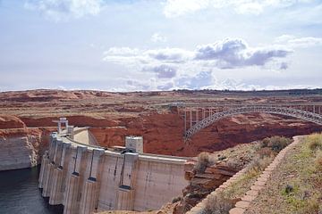 De andere kant van de Glen Canyon Dam van Frank's Awesome Travels