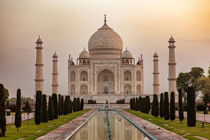 De Taj Mahal in India van Roland Brack