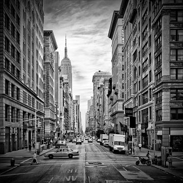 NEW YORK CITY 5th Avenue | Monochroom van Melanie Viola