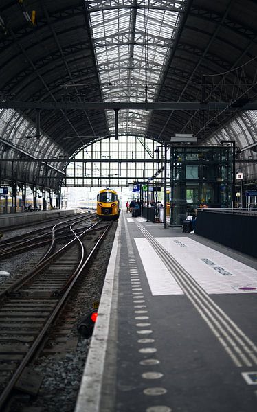 Rustige ochtend op het perron van Job Vermeulen