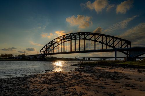 Zonsondergang  bij de IJsselbrug Zwolle
