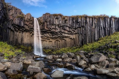 Chute d'eau de Svartifoss en Islande