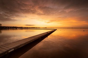 Steiger bij zonsondergang aan het Schildmeer in Steendam van KB Design & Photography (Karen Brouwer)