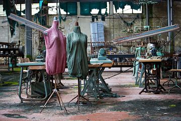verlaten textiel fabriek van urbex lady