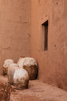 Wand Kasbah Tebi in Aït-Ben-Haddou II – warme Erdtöne und authentische Details
