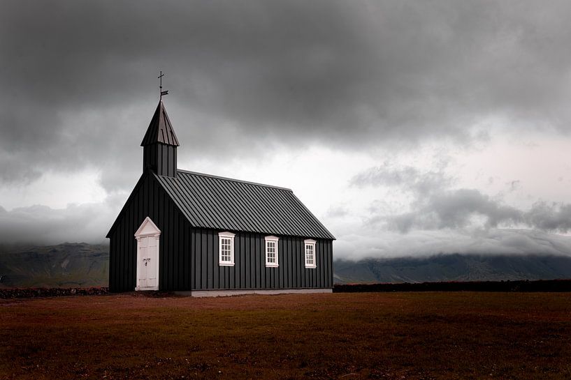budakirkja budir the black church iceland by Carina Meijer ÇaVa Fotografie