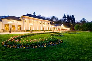 Kuurhuis en casino in Baden-Baden 's nachts in Baden-Baden van Werner Dieterich