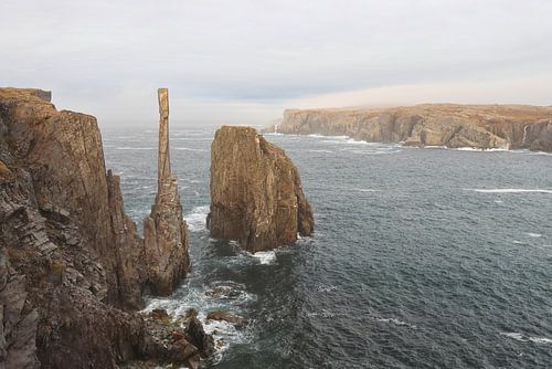 De schoorsteen bij Spillars Cove in Newfoundland en Labrador, Cana