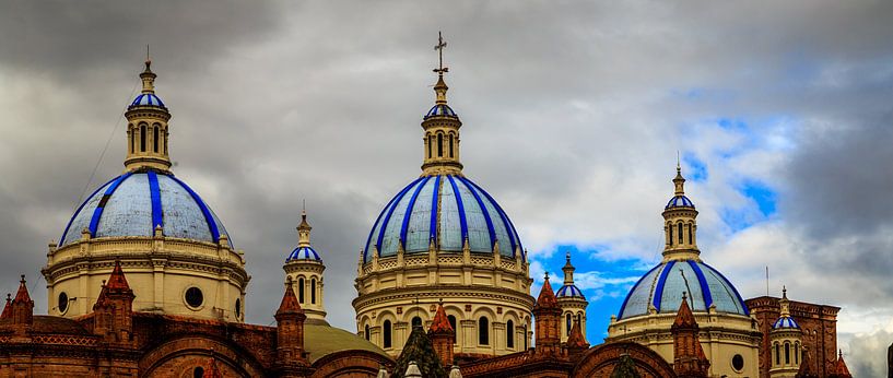 Kerktorens in Ecuador van René Holtslag
