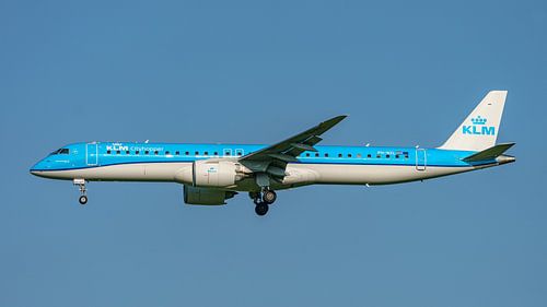 KLM Cityhopper Embraer E195-E2 passagiersvliegtuig.