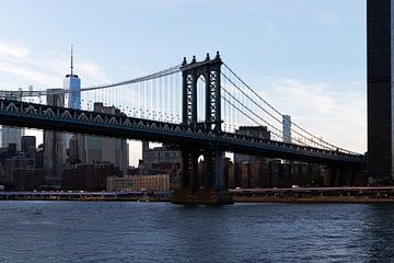 New York: Manhattan Bridge by Shaquille Maarschalkerweerd