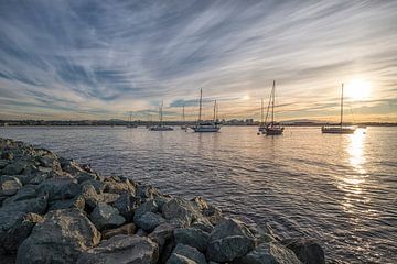 Sky Streaks in de haven van San Diego van Joseph S Giacalone Photography