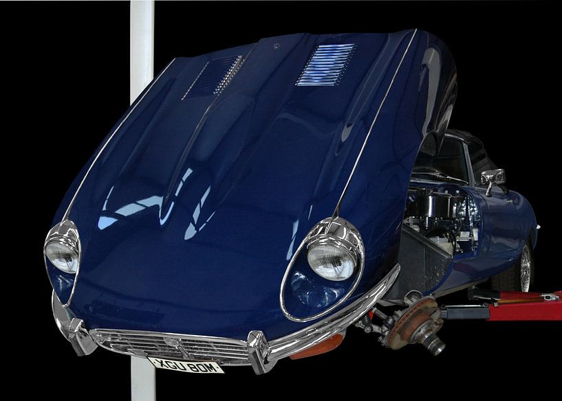 Jaguar E-Type Series 3 auf Hebebühne von aRi F. Huber