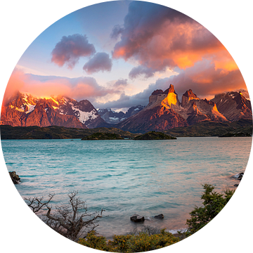 Cerro Torre Lago Pehoe in de ochtend, Torres del Paine Nationaal Park, Chili