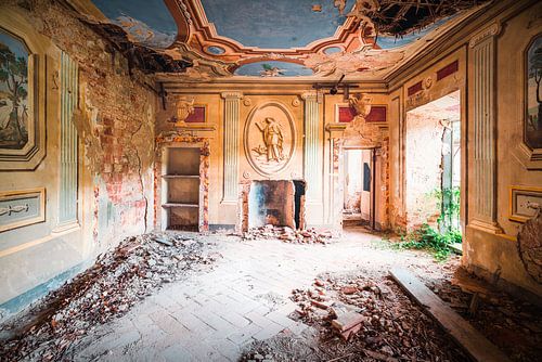 Fresque dans une maison abandonnée.