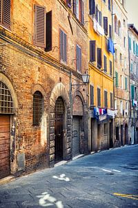 Trocknen von Wäsche in Siena in Italien.