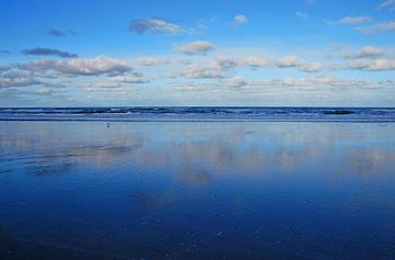 Das blaue Wasser der Nordsee bei Terschelling von Homemade Photos