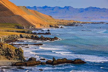 Eastern coastline on Iceland near Djupivogur by Henk Meijer Photography