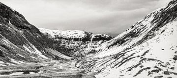 Paysage de neige en Norvège centrale, noir et blanc