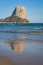 Plage de sable à Calpe et le Peñón de Ifach par Adriana Mueller Aperçu