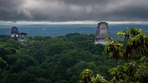 Wolken über Tikal