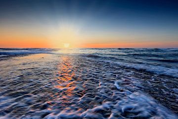kleurrijke zonsondergang  langs de kust van gaps photography
