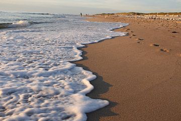 Weiße Gischt am Strand bei Westerland auf Sylt