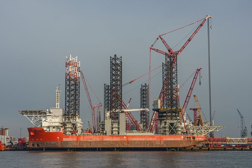 Wind Osprey gets new crane. by Jaap van den Berg