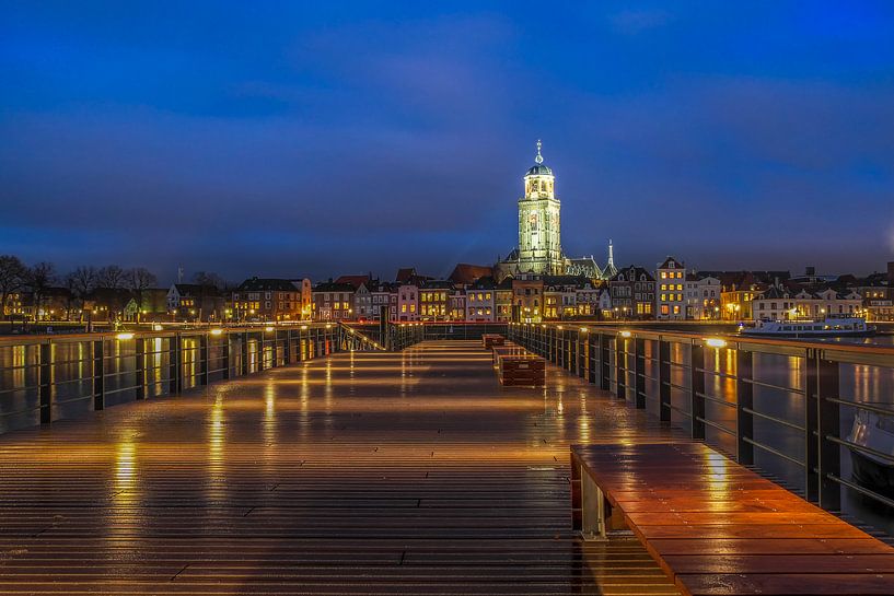 Deventer  Skyline Lebuinus kerk avond fotografie by Han Kedde
