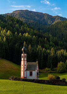 Kapel in de Dolomieten, Italië van Adelheid Smitt