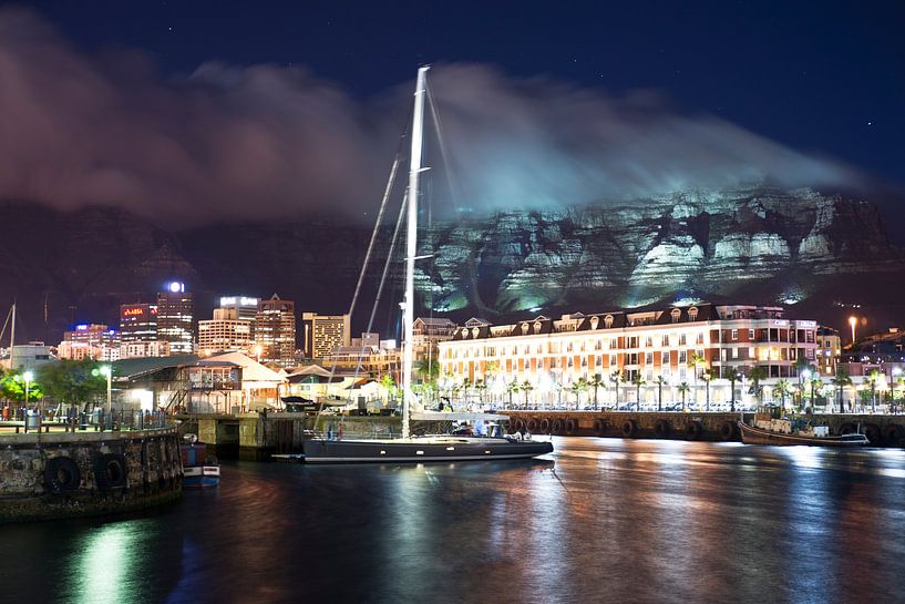 cape town night by Stefan Havadi-Nagy