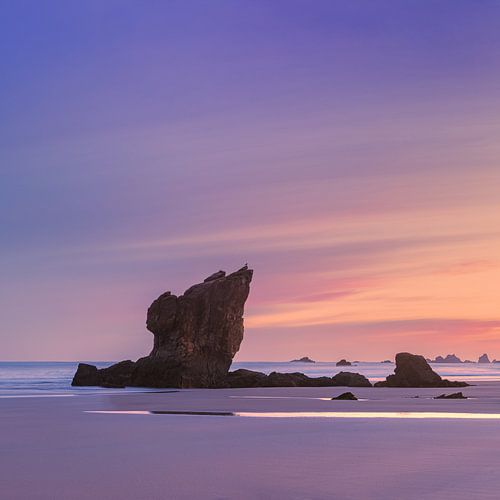 Zonsopkomst op Playa de Aguilar in Asturië, Spanje