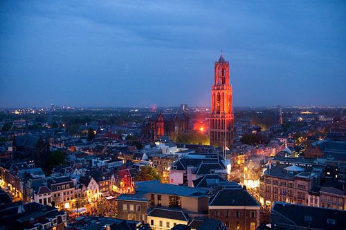 De Domtoren van Utrecht oranje verlicht van Desiree Meulemans