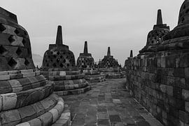 Borobudur (black and white) by Insolitus Fotografie