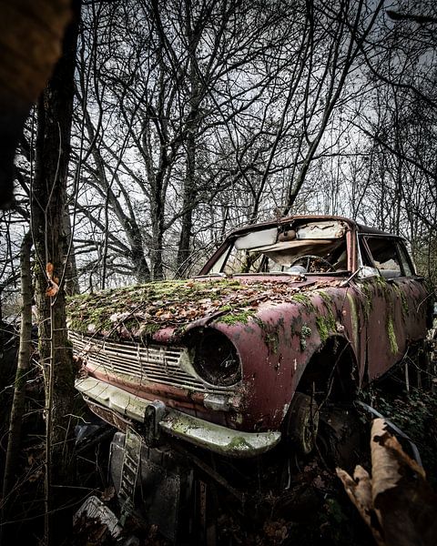 abandoned old car by Tristan Creation