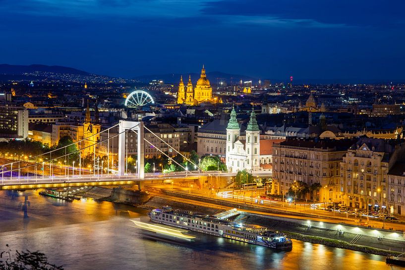 Panorama du soir de Budapest avec le Danube et Elisabet par Udo Herrmann