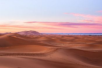 Coucher de soleil dans le désert du Maroc - Erg Chebbi, merzouga photo print - travel photography Art Print