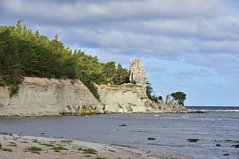 Lickershamn with the Raukarfelsen virgin by Karin Jähne