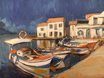 Kleiner Hafen mit Holzbooten