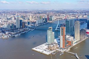 Luchtfoto van het centrum van Rotterdam. van Jaap van den Berg