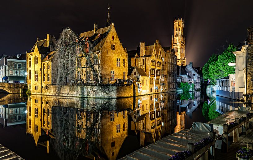 Brugge by night von Erwin van den Berg
