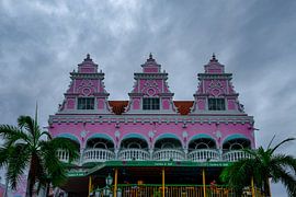 Aruba Episode: the one with the pink building by Bfec.nl