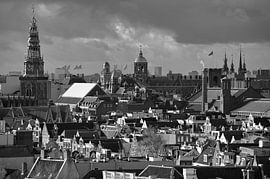 Über den Dächern von Amsterdams Innenstadt von Peter Bartelings