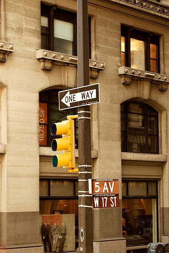 New York verkeerslicht op 5th Avenue Manhattan