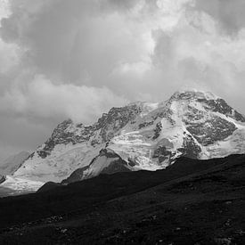 Mountain peaks by Lukas De Groodt