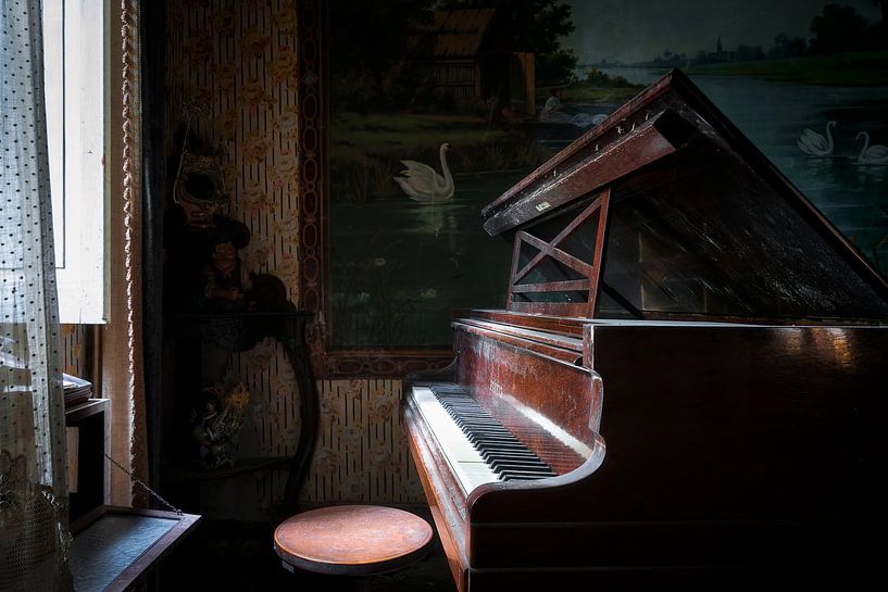 Abandoned Piano in the Dark. by Roman Robroek - Photos of Abandoned Buildings