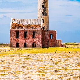 Colorful abandoned lighthouse at Little Curacao by Heleen Pennings