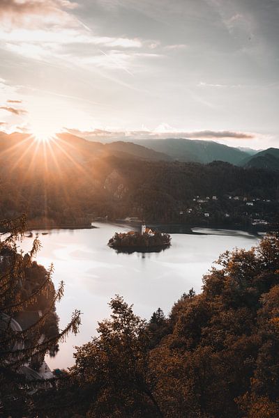 Sunset over Lake Bled | Slovenia by Laura Dijkslag